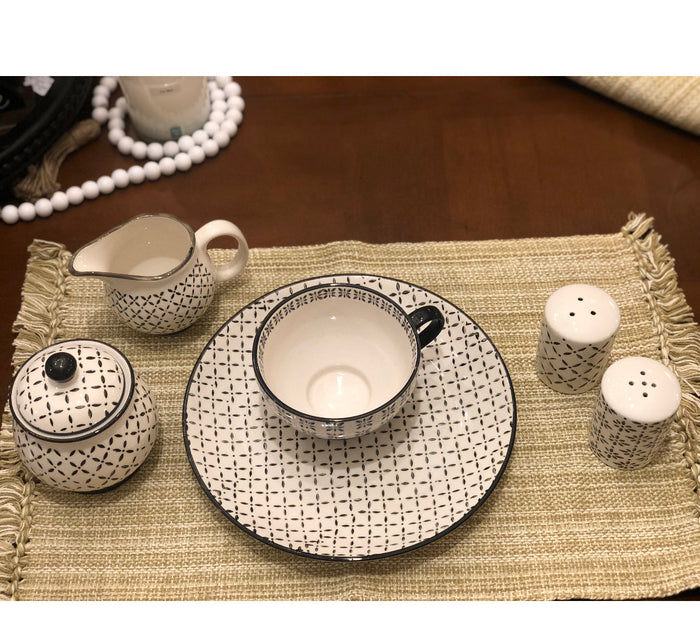 16 Piece Black & White Dinner Set