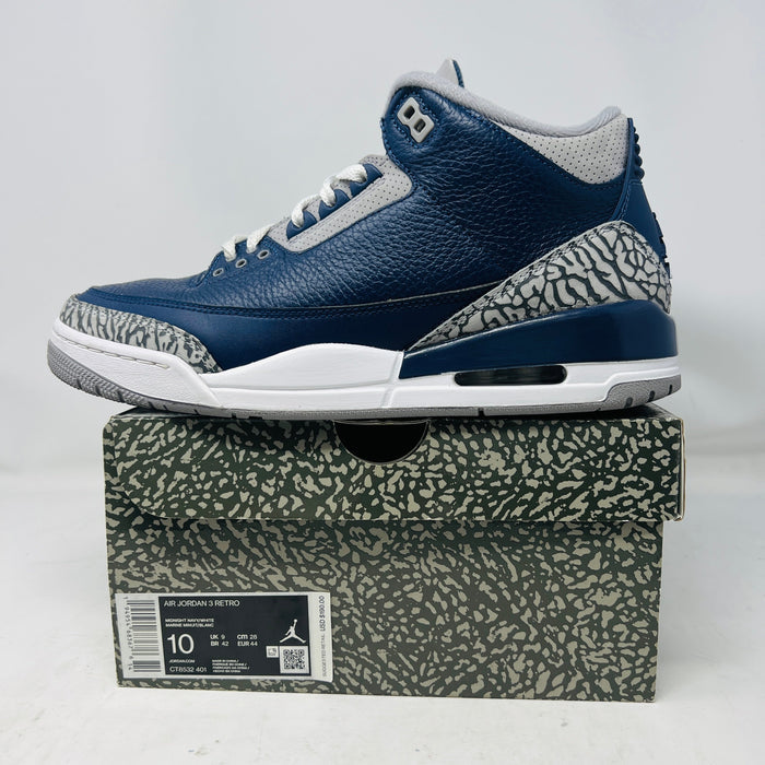 Jordan 3 Retro Georgetown 2021 sneaker in navy blue with elephant print details on original box