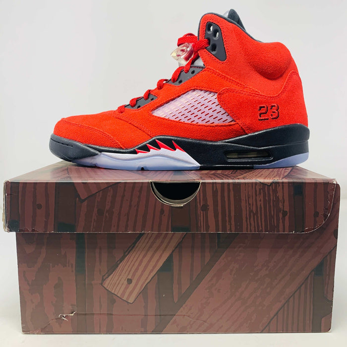 Jordan 5 Raging Bull sneakers brand new with lace locks and good box condition 2021