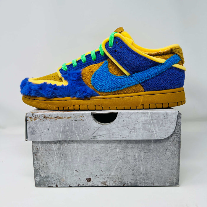 Nike Dunk Low Cactus Plant Flea Market Swamp Sponge Psychic Purple sneakers on box
