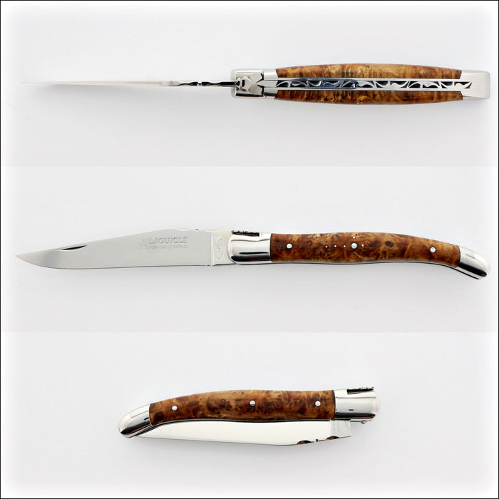 Laguiole Traditional 12 cm Knife Thuya. Side view of the open and closed pocket knife, showing the Thuya wood handle and polished stainless steel blade. Handcrafted details, 100% Made in France.