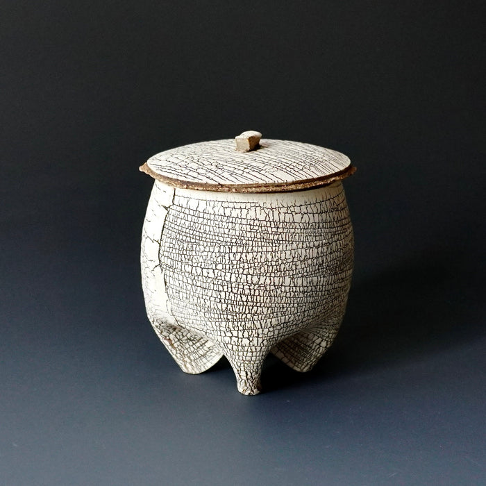 Lidded tea cup