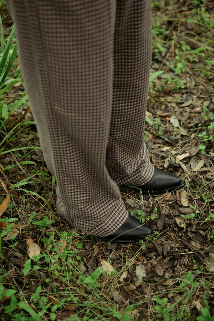 Women's Ludlow Trouser Pant in the color Pinecone Brown Houndstooth - Additional Fit image