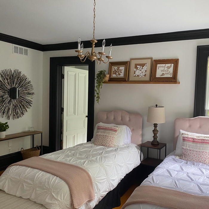 Private Suite with Private Bath (Pink)