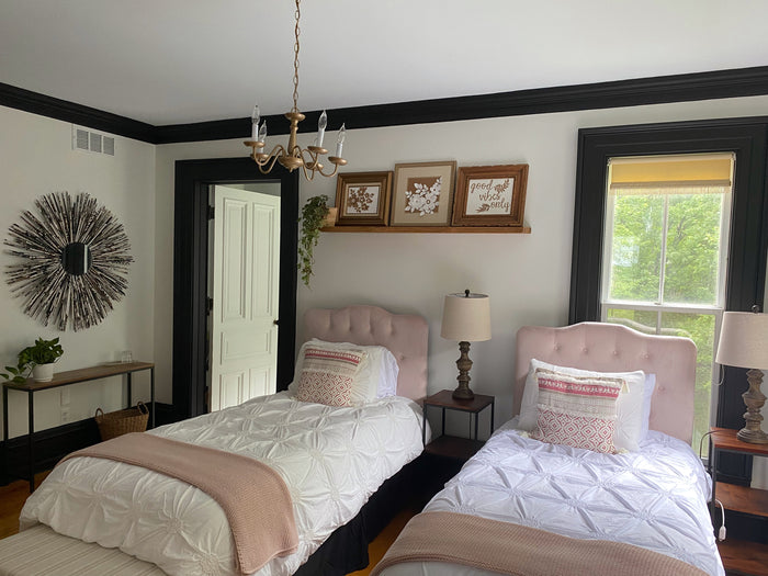 Private Suite with Private Bath (Pink)