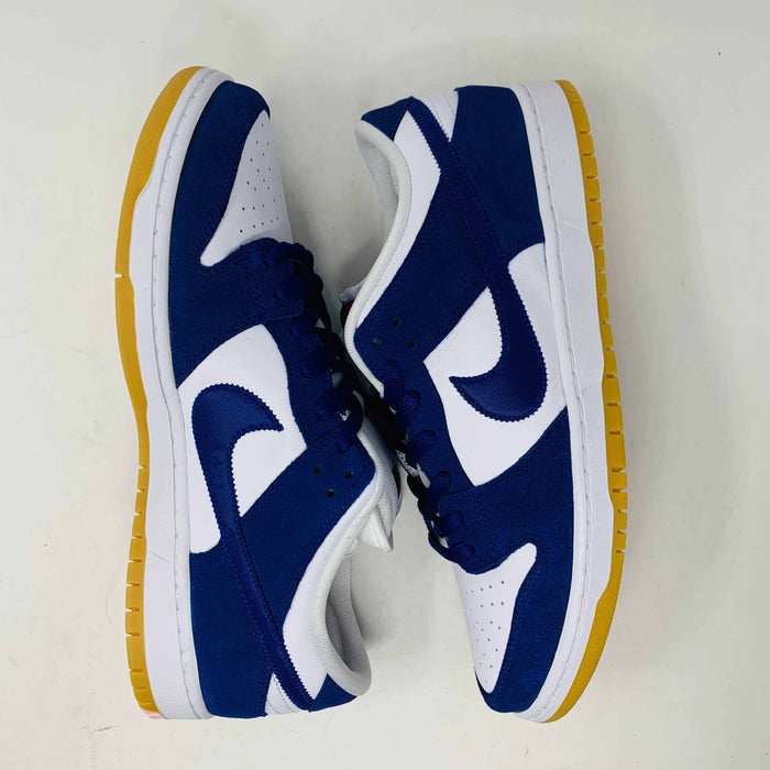 Nike SB Dunk Low Dodgers sneakers, featuring blue and white colorway with gum soles, 2022 edition.
