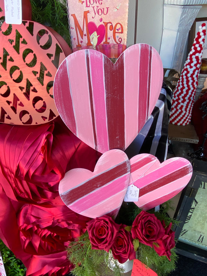 Striped Pink & Red Valentines Day: Metal Hearts