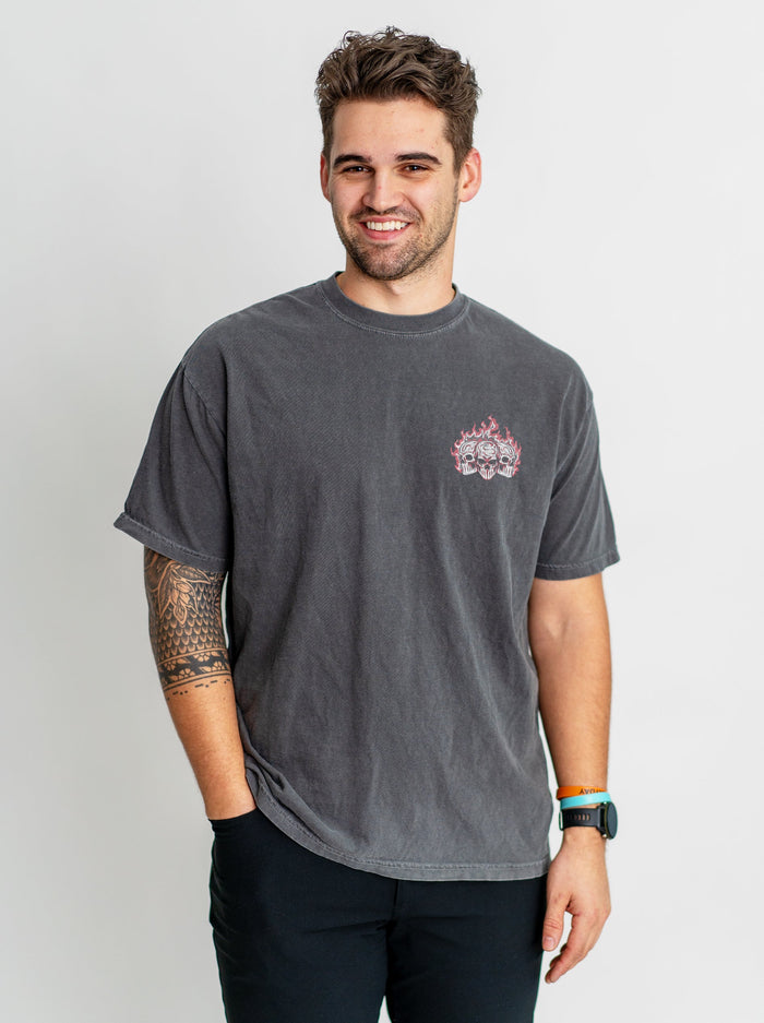 TAMPA BAY FOOTBALL v2 - “3 SKULL” PREMIUM T - SHIRT – T-Shirt – Dead Threads Apparel