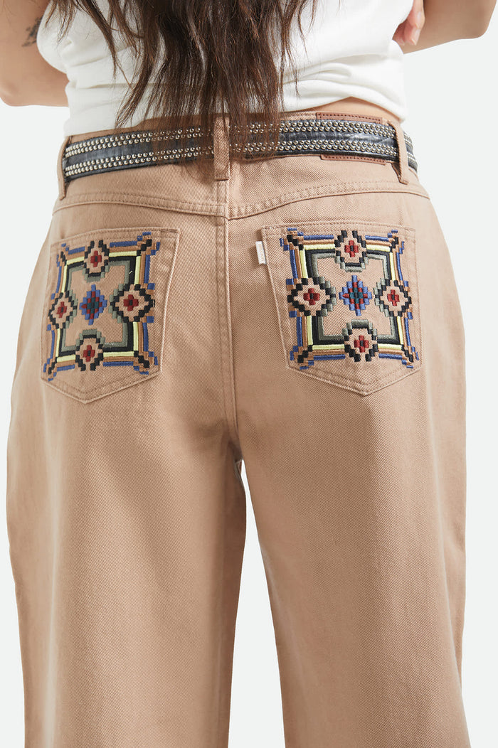 Women's The Chloe 5-Pocket Pant in the color Washed Timeless Taupe - Additional Fit image